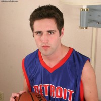 Glenn, the basketball player - Picture 1