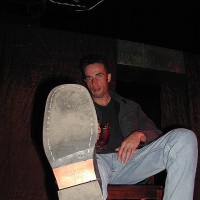 His long toes - Picture 1