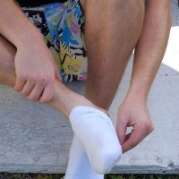 Stu shows off his socks - Picture 25