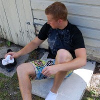 Stu shows off his socks - Picture 28