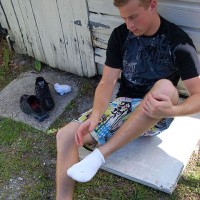 Stu shows off his socks - Picture 29