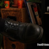 Milo shows off his feet - Picture 22