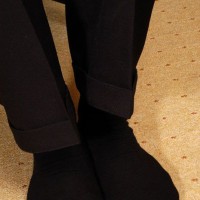 Milo shows off his feet - Picture 27