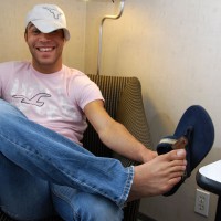 Brett shows his feet - Picture 26
