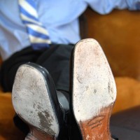 Alex shows off his feet - Picture 4