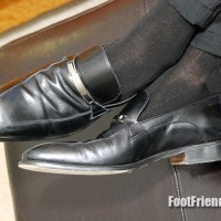 Alex shows off his feet - Picture 5