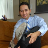 Alex shows off his feet - Picture 10