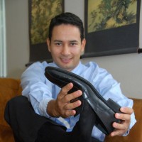 Alex shows off his feet - Picture 19