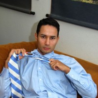 Alex shows off his feet - Picture 25