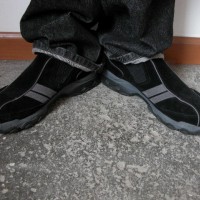 Corey shows off his feet - Picture 6