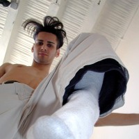 Australian boy shows off his socks - Picture 7