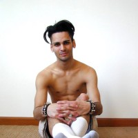 Australian boy shows off his socks - Picture 18