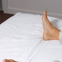 Michael shows off his feet - Picture 4