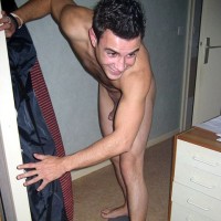Sel plays with his feet - Picture 14