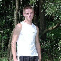 Shane masturbates outdoors - Picture 3
