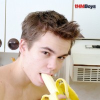 Pat shows his cock - Picture 10