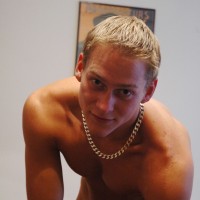 Daniel shows his cock - Picture 10