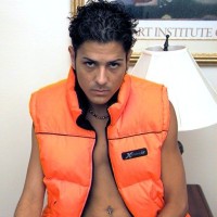 Xavier shows his cock - Picture 6