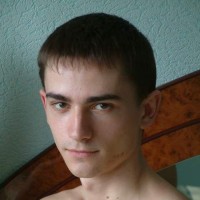 Kiber shows off his hard dick - Picture 1