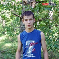 Justas masturbates in the woods - Picture 1