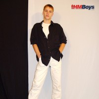 Arunas strips down - Picture 1