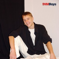 Arunas strips down - Picture 2