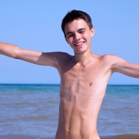 Anatol nude on the beach - Picture 5