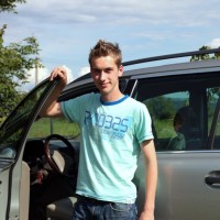 Dylan jerks off outdoor - Picture 1