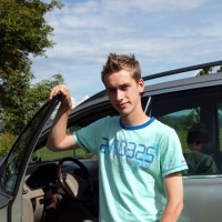 Dylan jerks off outdoor - Picture 3