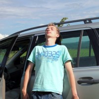 Dylan jerks off outdoor - Picture 4