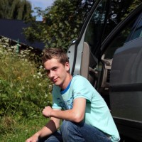 Dylan jerks off outdoor - Picture 5