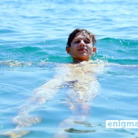 Jess shows cock and balls on a nude beach - Picture 6
