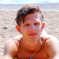 Jess shows cock and balls on a nude beach - Picture 8