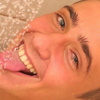 Billy have an hot shower - Picture 8