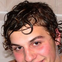 Raoul naked in the tub - Picture 9