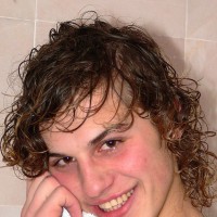 Raoul naked in the tub - Picture 12