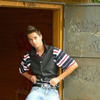 Jay cums outdoors - Picture 2