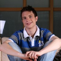 Ricky plays with his dick - Picture 4