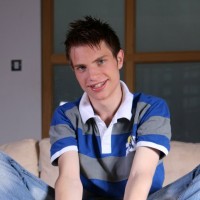 Ricky plays with his dick - Picture 5