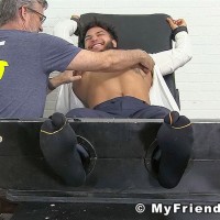 Pablo gets tickled - Picture 4
