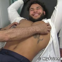 Pablo gets tickled - Picture 11