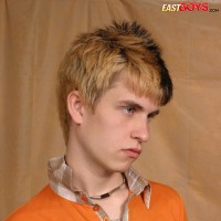 Hot boy posing naked - Picture 10