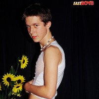 Twink posing naked - Picture 1
