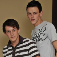 Three handsome twink kings - Picture 2