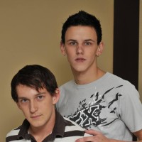 Three handsome twink kings - Picture 4