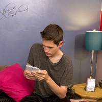 Caesar Cumming shows his body - Picture 1