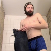 Mickey Waters jerks off - Picture 3