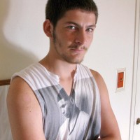 Daniel Delong jerks off in the mirror - Picture 3