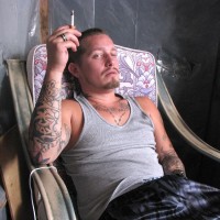 Lil Wyte plays with his dick - Picture 4