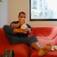 Garad shows off his feet - Picture 18